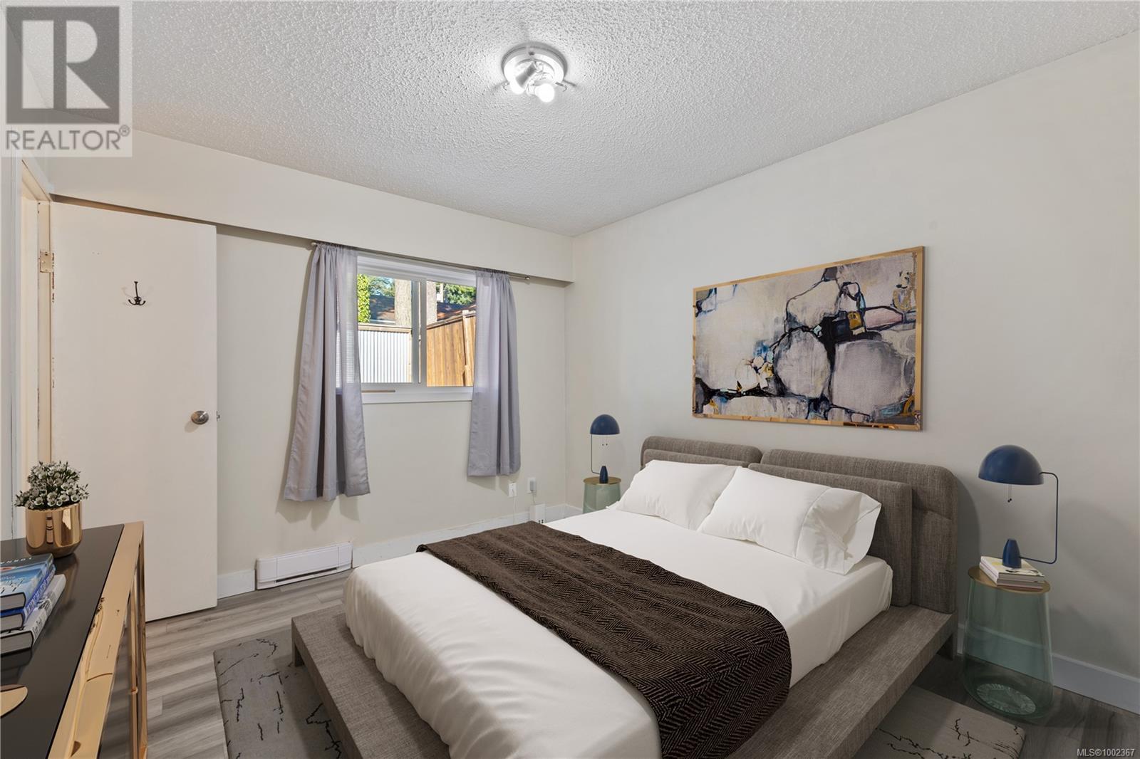 Property at 755 Lorne Cres image 5
