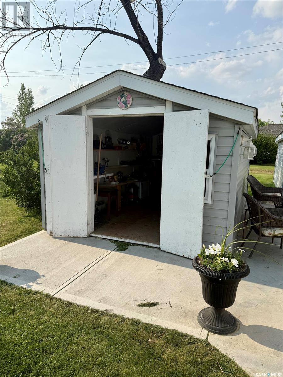 313 First Street, North Portal, Saskatchewan  S0C 1W0 - Photo 23 - SK008280