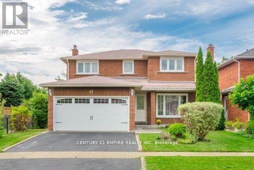 42 Dundalk Crescent, Brampton, Ontario  L6Z 2V1 - Photo 1 - W12196789