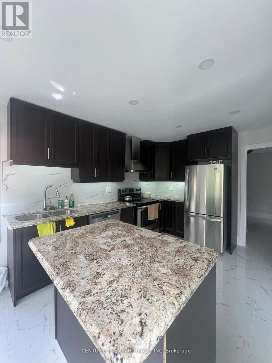 42 Dundalk Crescent, Brampton, Ontario  L6Z 2V1 - Photo 3 - W12196789