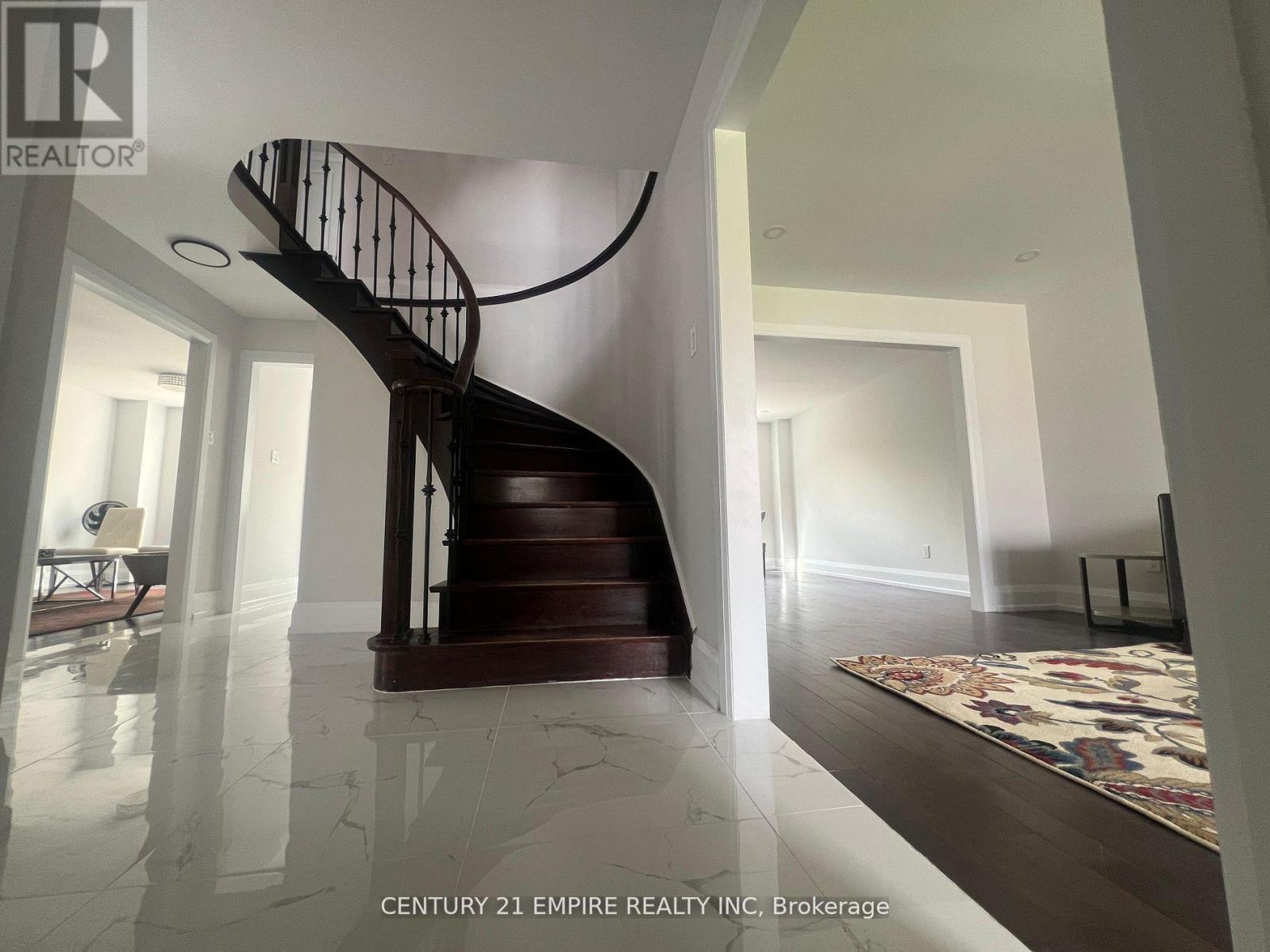42 Dundalk Crescent, Brampton, Ontario  L6Z 2V1 - Photo 5 - W12196789