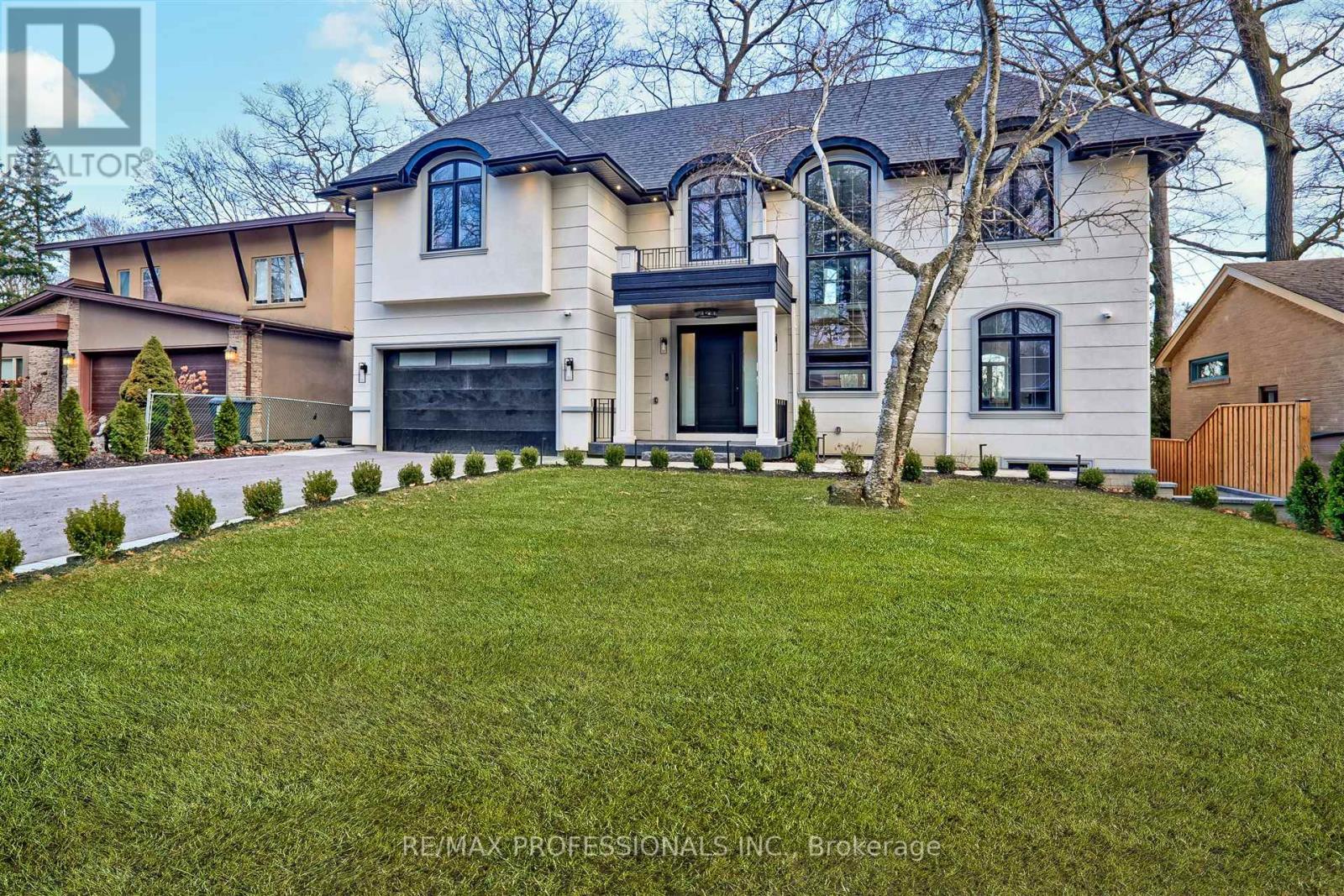 7 FARNINGHAM CRESCENT, Toronto, Ontario