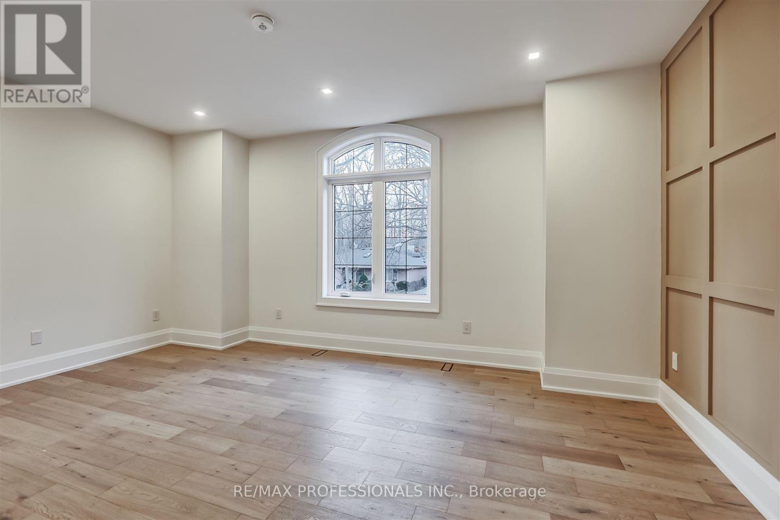 7 Farningham Crescent, Toronto, Ontario  M9B 3B4 - Photo 32 - W12196792
