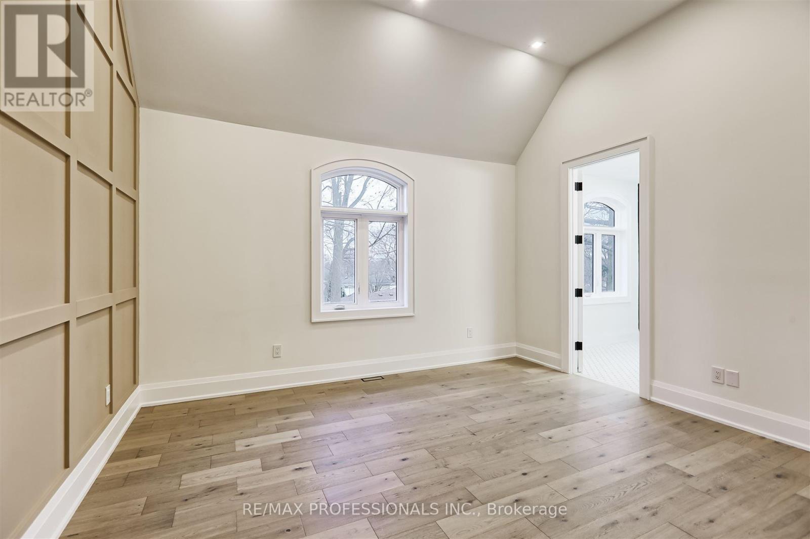 7 Farningham Crescent, Toronto, Ontario  M9B 3B4 - Photo 34 - W12196792