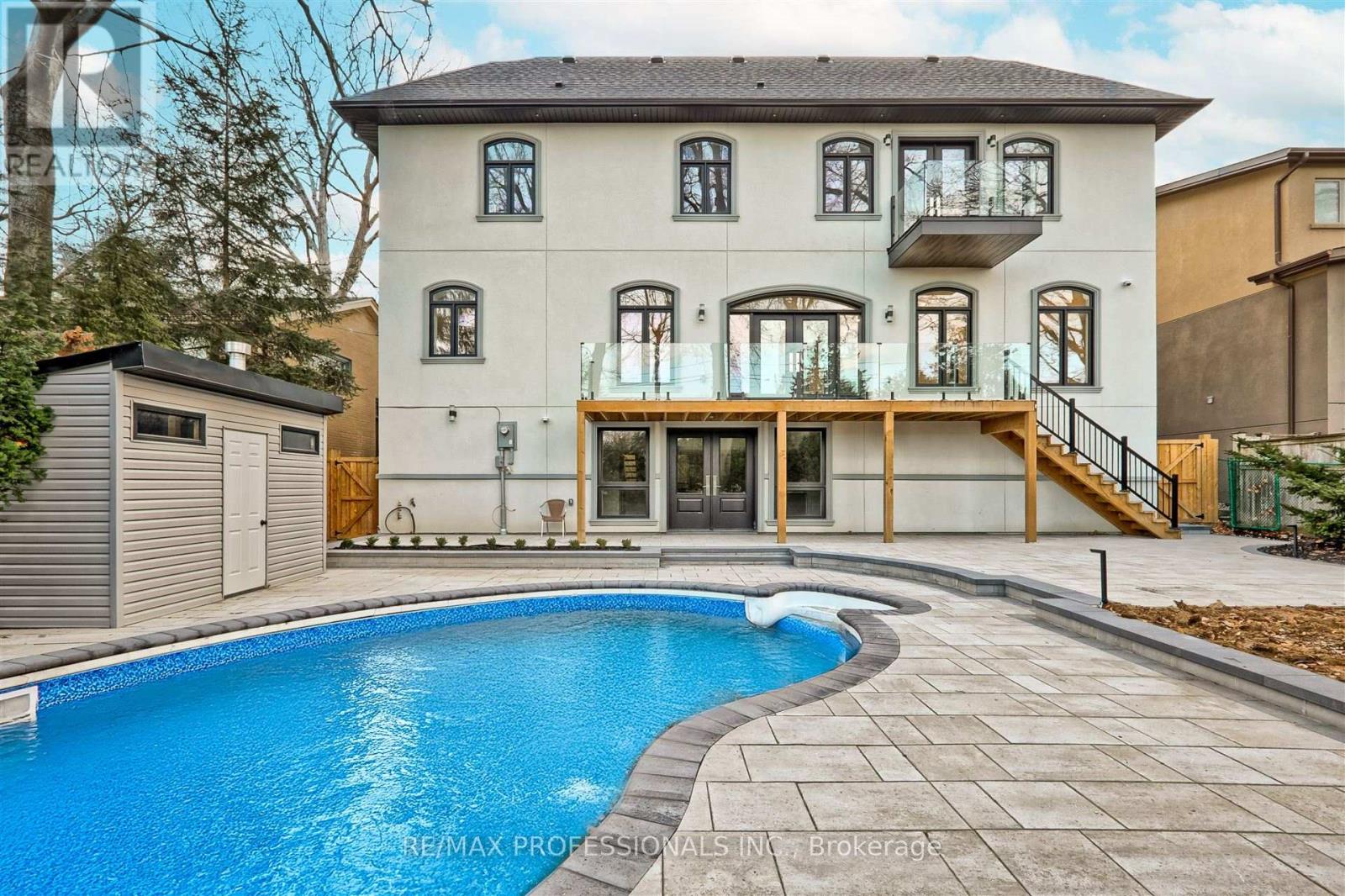 7 Farningham Crescent, Toronto, Ontario  M9B 3B4 - Photo 45 - W12196792