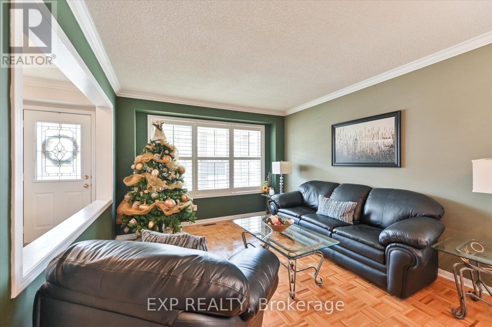 9 Penn Drive, Brampton, Ontario  L7A 1P5 - Photo 8 - W12196798