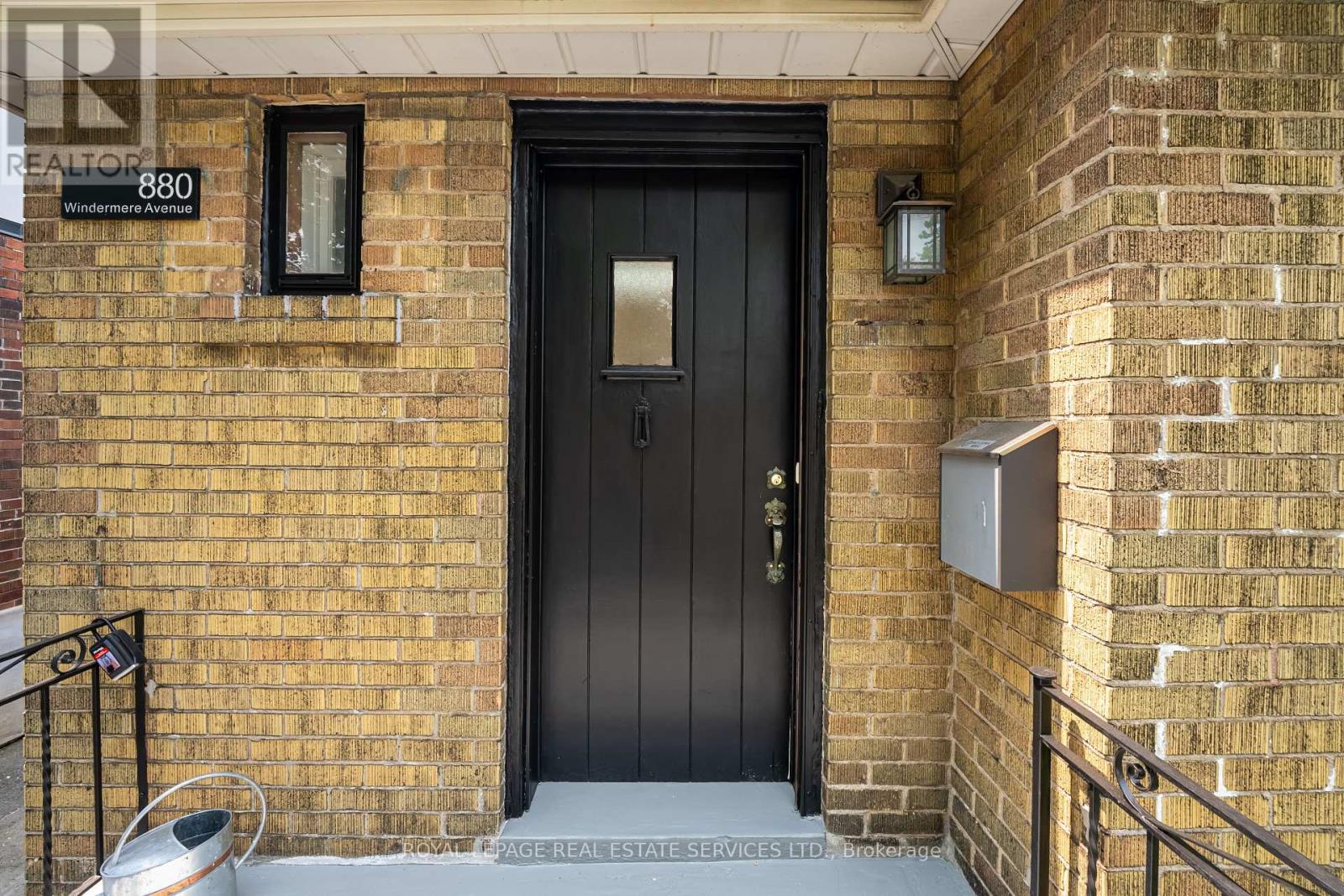 880 Windermere Avenue, Toronto, Ontario  M6S 3M9 - Photo 2 - W12196817