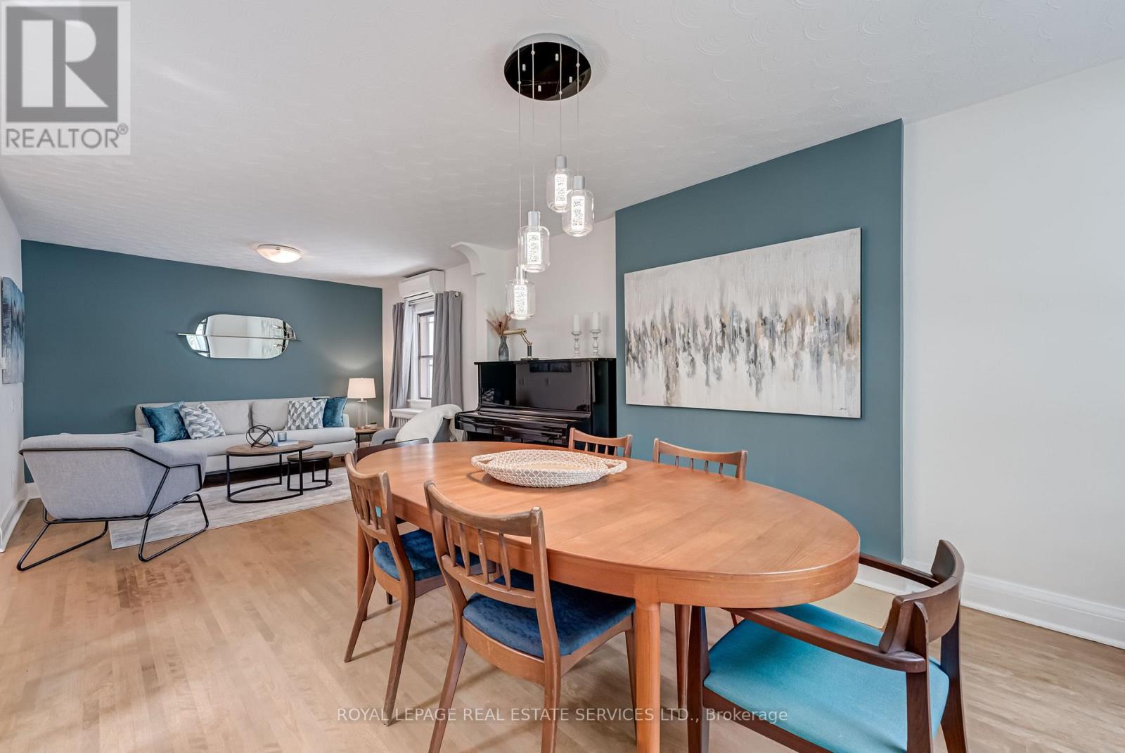 880 Windermere Avenue, Toronto, Ontario  M6S 3M9 - Photo 3 - W12196817