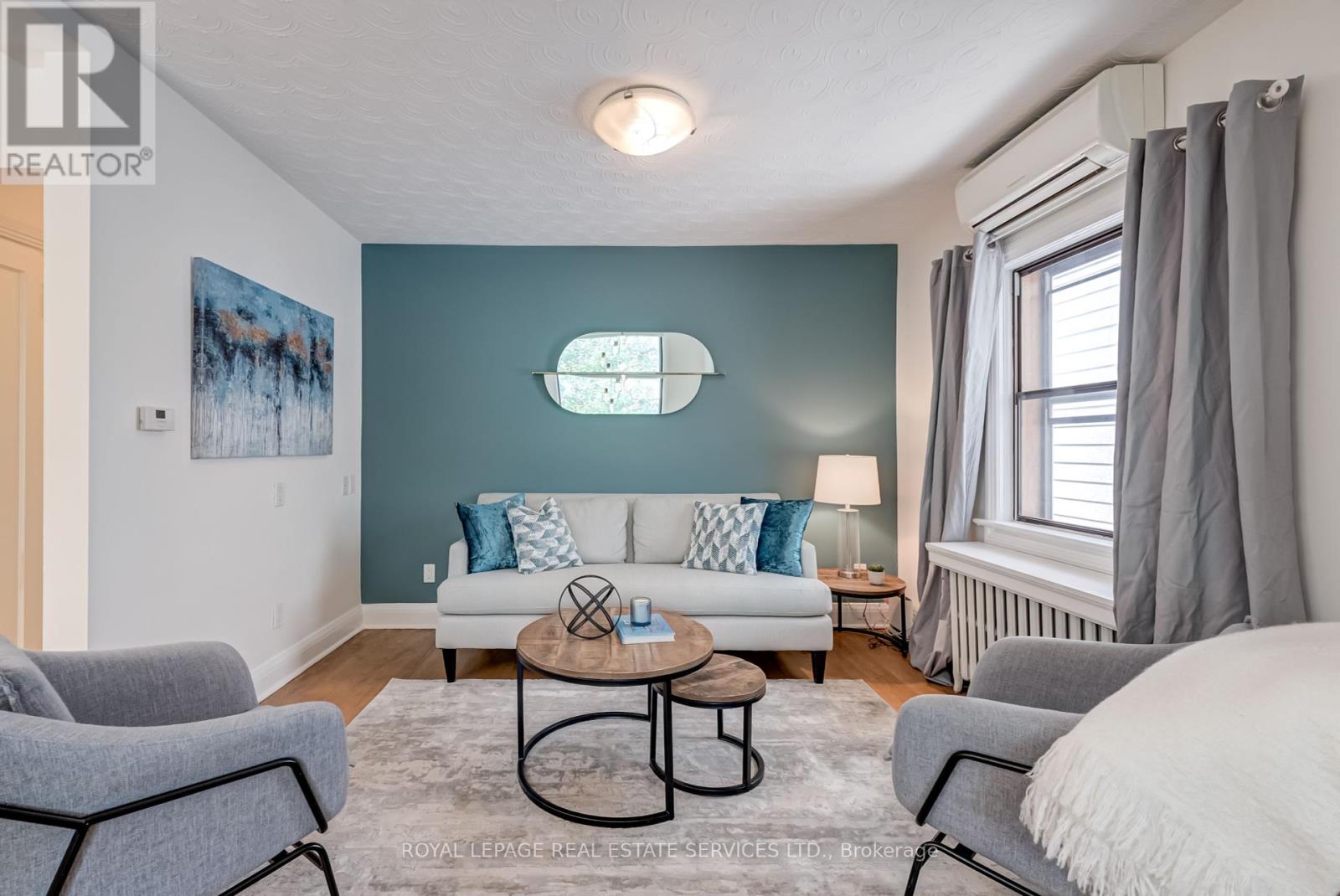 880 Windermere Avenue, Toronto, Ontario  M6S 3M9 - Photo 4 - W12196817
