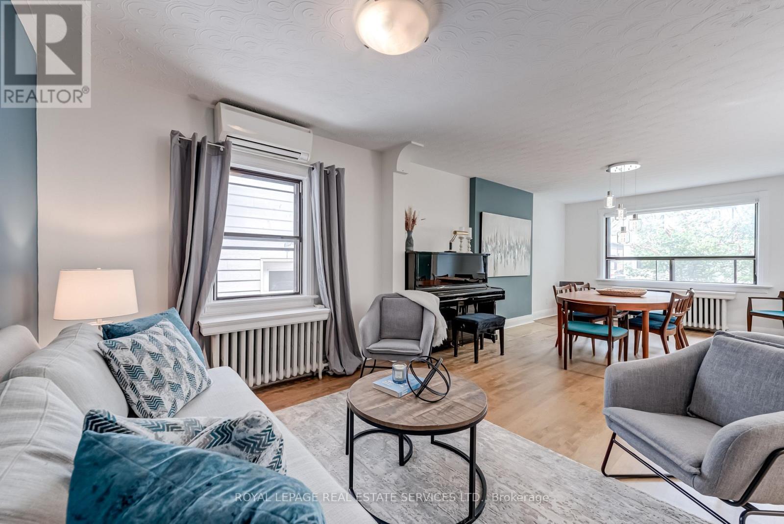880 Windermere Avenue, Toronto, Ontario  M6S 3M9 - Photo 5 - W12196817