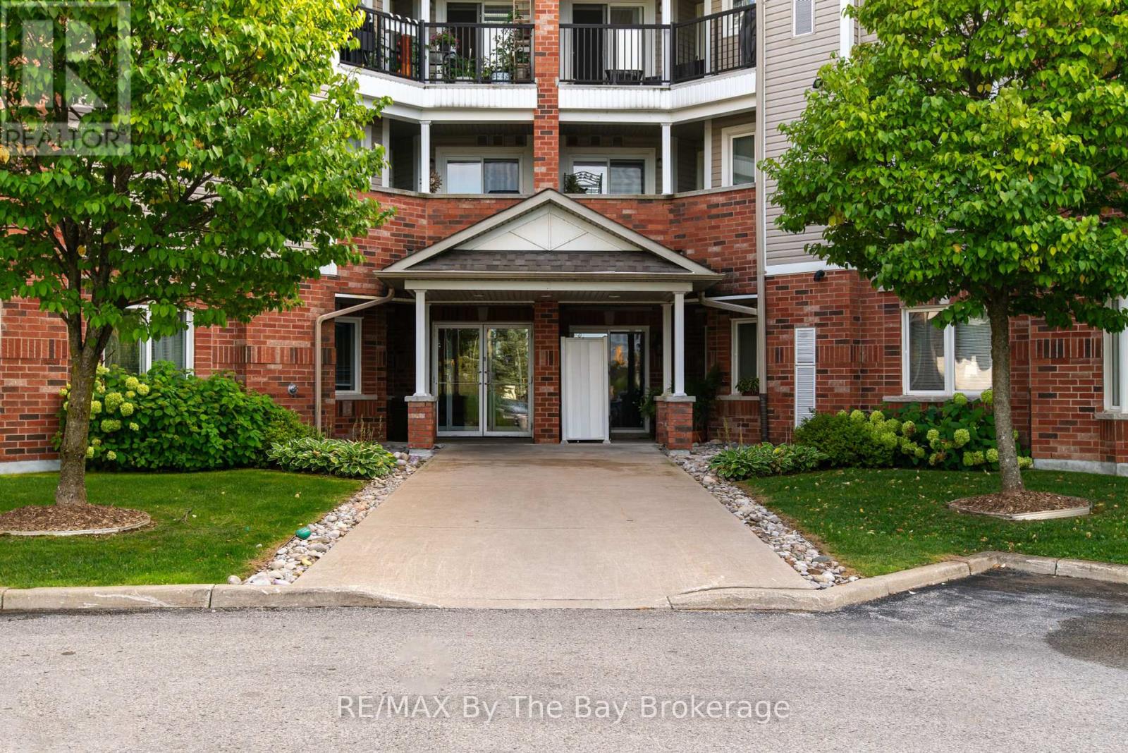 211 - 16 Westbury Road, Wasaga Beach, Ontario  L9Z 0B8 - Photo 28 - S12080437