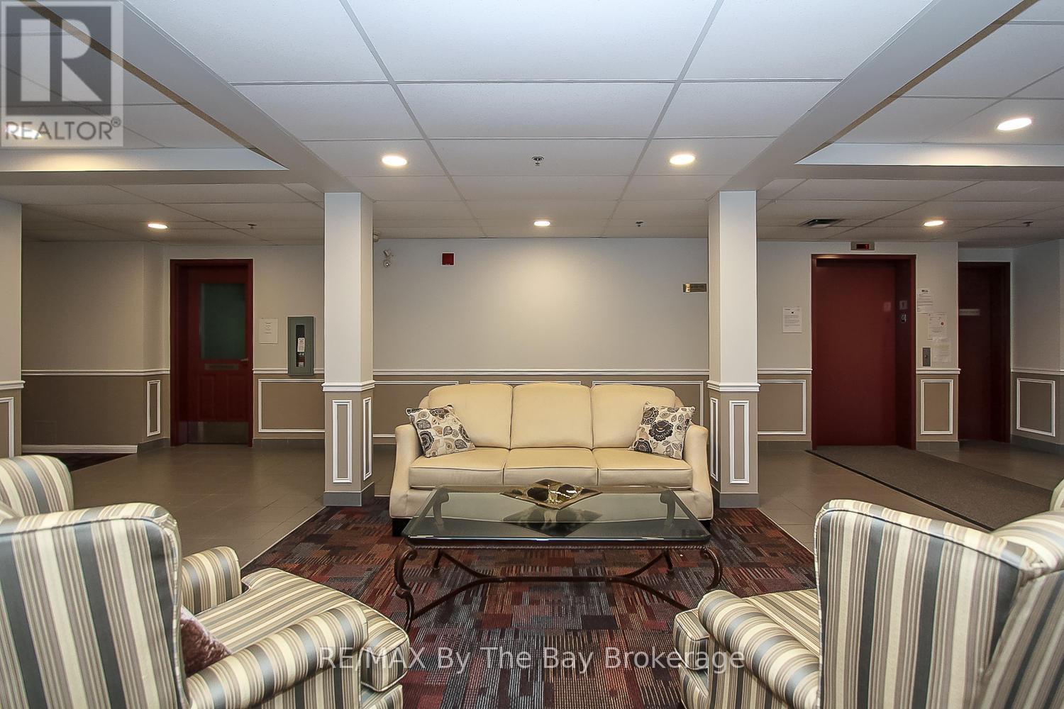 211 - 16 Westbury Road, Wasaga Beach, Ontario  L9Z 0B8 - Photo 27 - S12080437