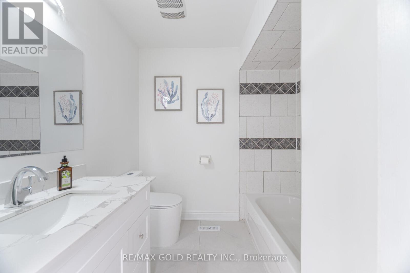 3068 Morning Star Drive, Mississauga, Ontario  L4T 1X2 - Photo 27 - W12157004