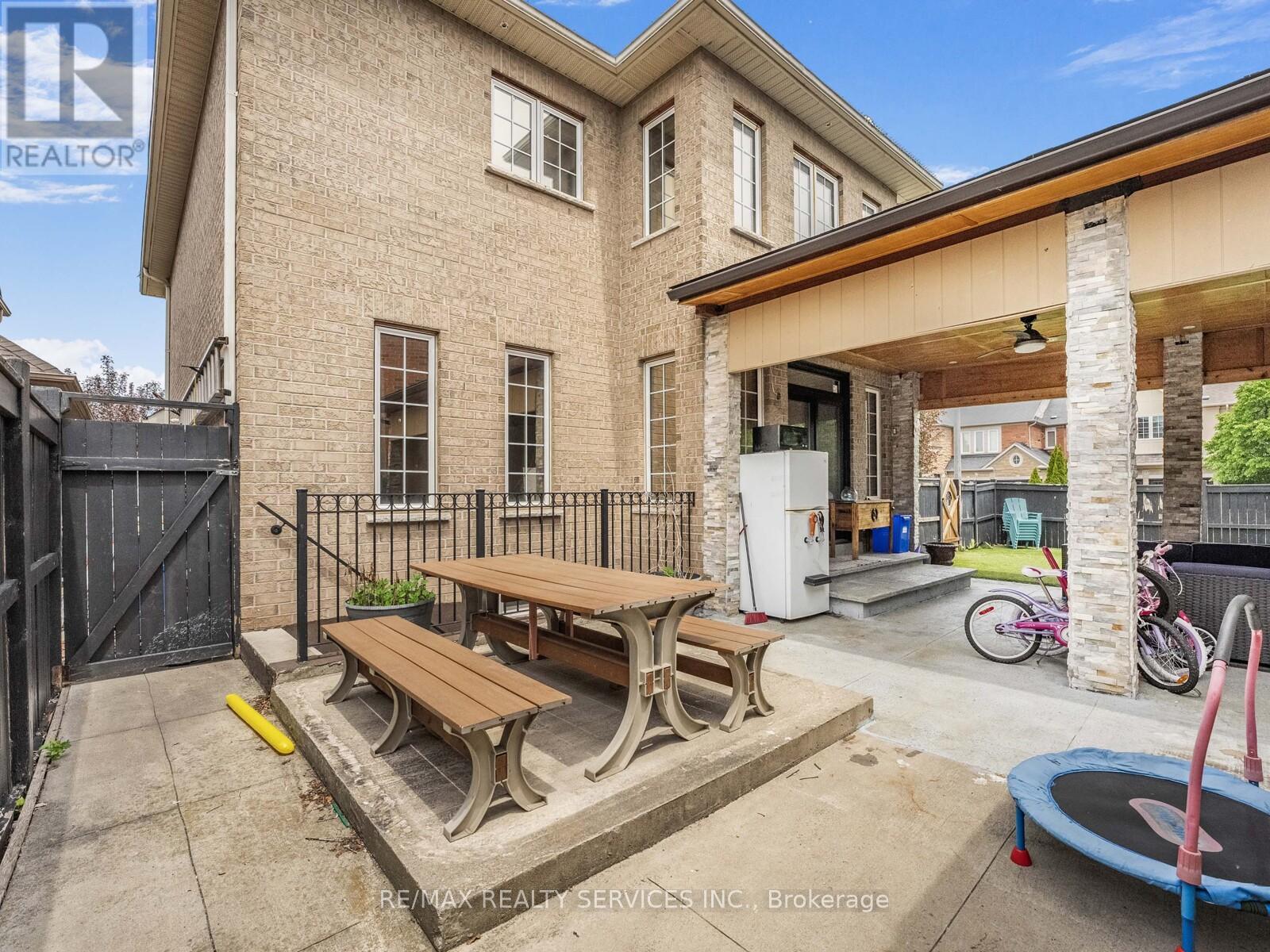 242 Milkweed Way, Oakville, Ontario  L6L 0A6 - Photo 45 - W12173660
