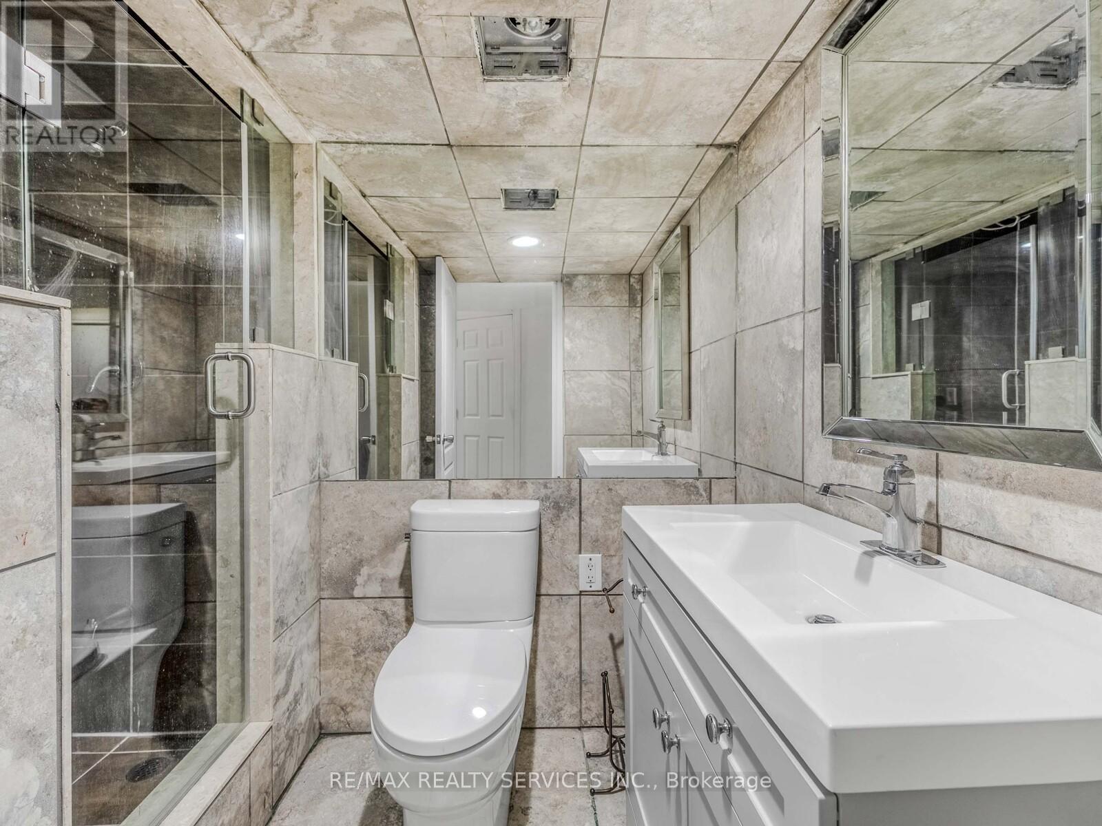 242 Milkweed Way, Oakville, Ontario  L6L 0A6 - Photo 38 - W12173660
