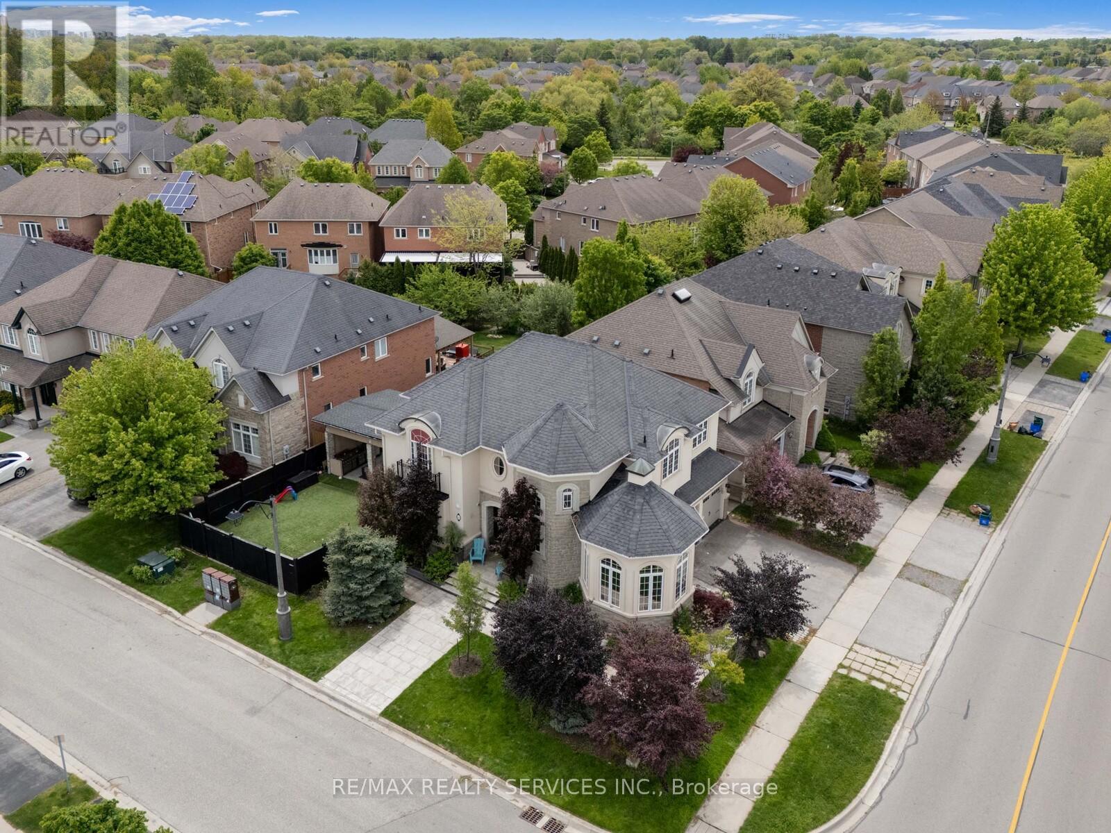 242 Milkweed Way, Oakville, Ontario  L6L 0A6 - Photo 47 - W12173660
