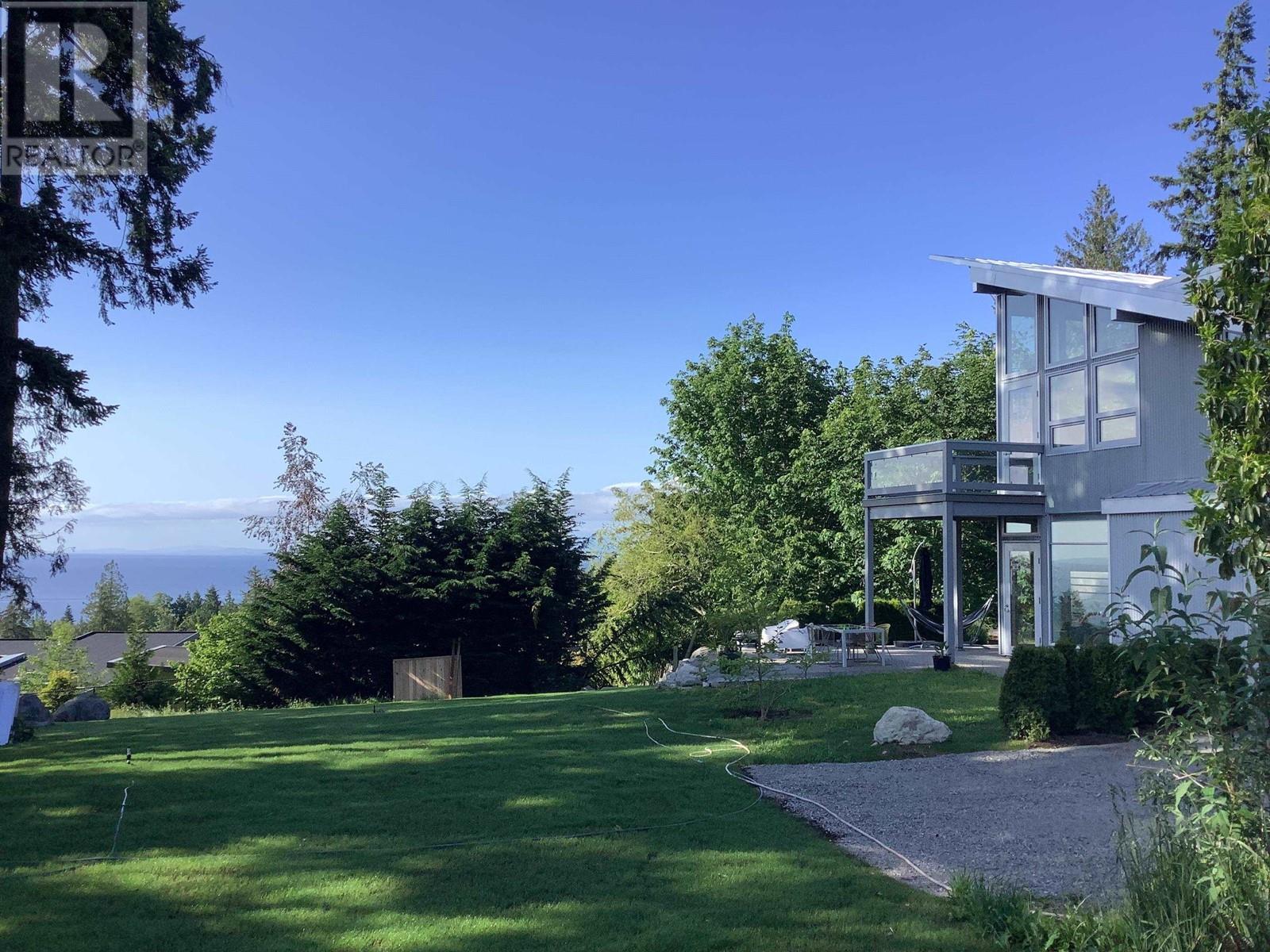 5550 Nickerson Road, Sechelt, British Columbia  V7Z 0M4 - Photo 2 - R2975792