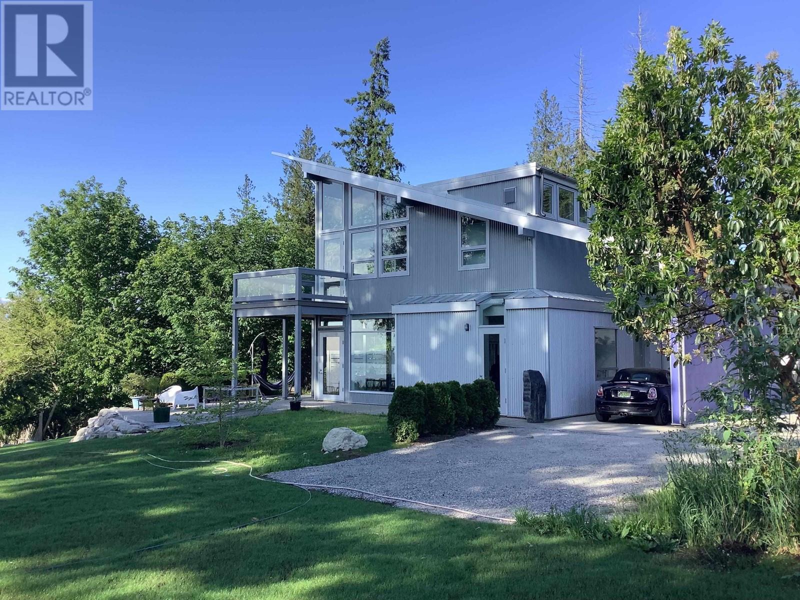 5550 Nickerson Road, Sechelt, British Columbia  V7Z 0M4 - Photo 3 - R2975792