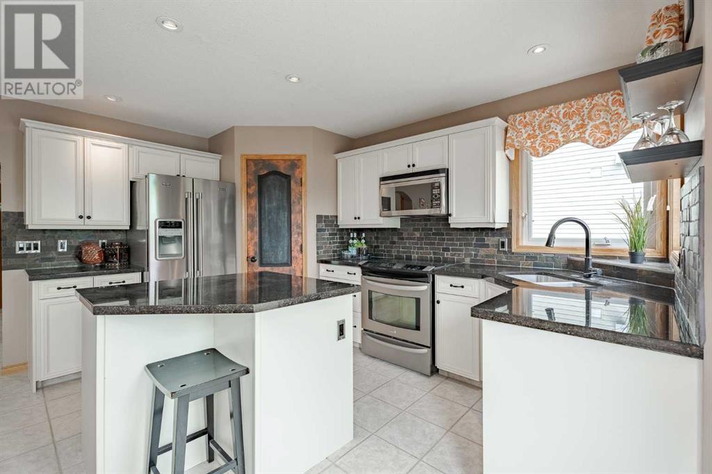 93 Gleneagles View, Cochrane, Alberta  T4C 1P2 - Photo 18 - A2215554
