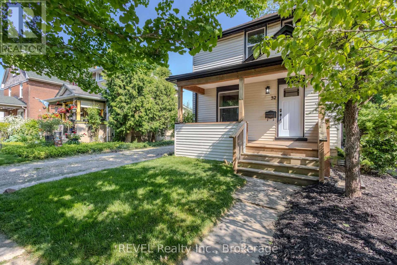 52 Albert Street, St. Catharines, Ontario  L2R 2G9 - Photo 2 - X12196682