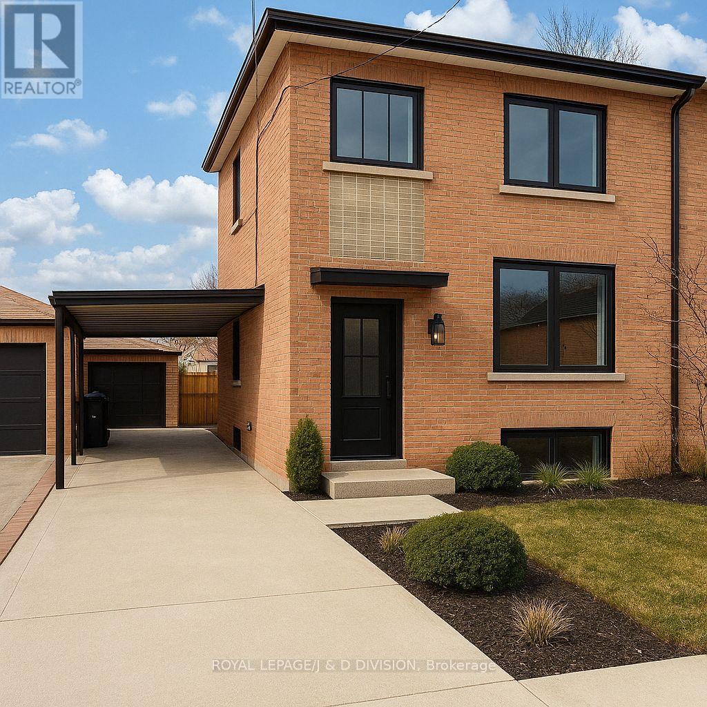 51 EDINBOROUGH COURT, Toronto, Ontario
