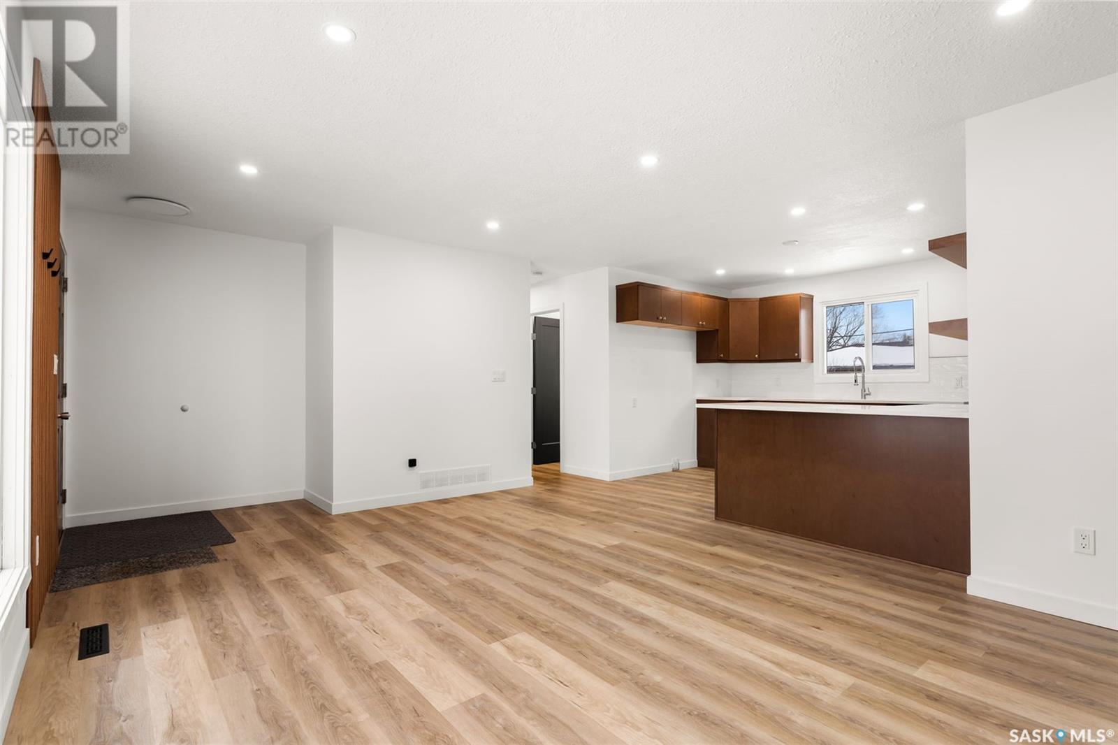 259 Broad Street N, Regina, Saskatchewan  S4R 2X7 - Photo 5 - SK996941