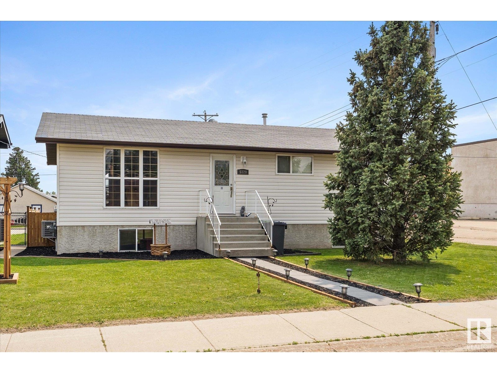 5129 53 AV, Wabamun, Alberta