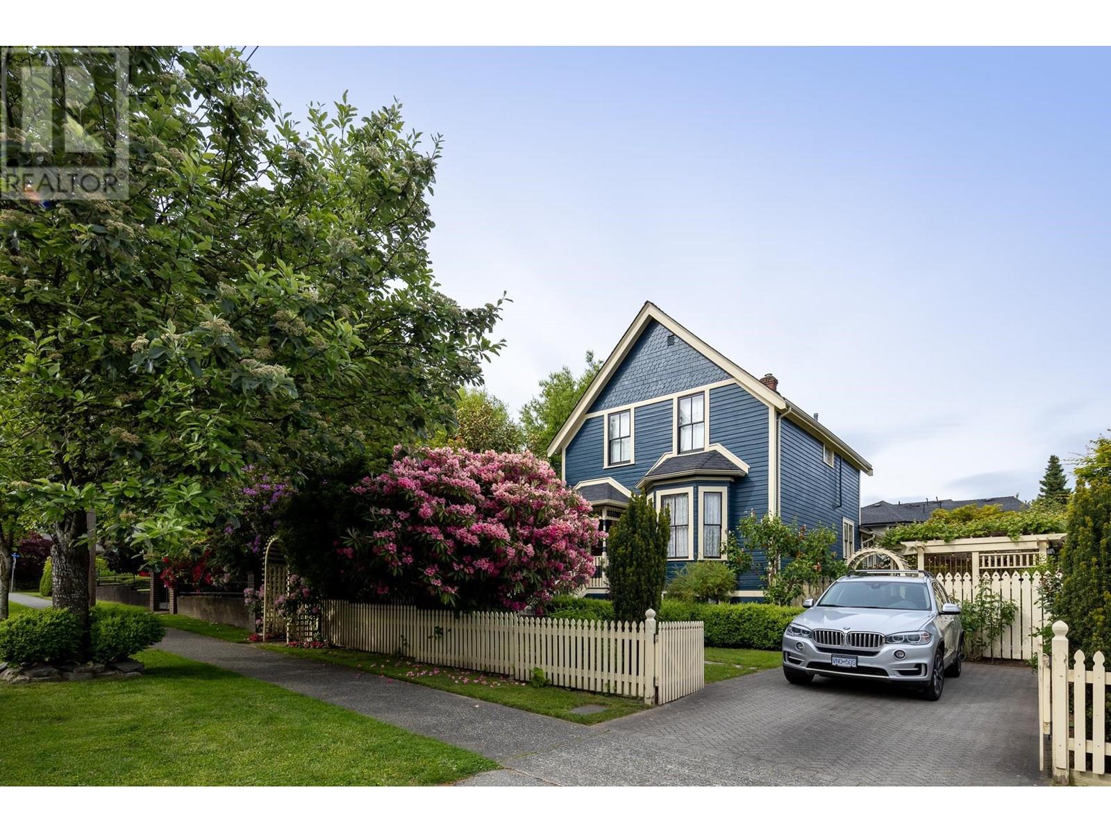 335 Fourth Street, New Westminster, British Columbia  V3L 2V3 - Photo 2 - R3011202