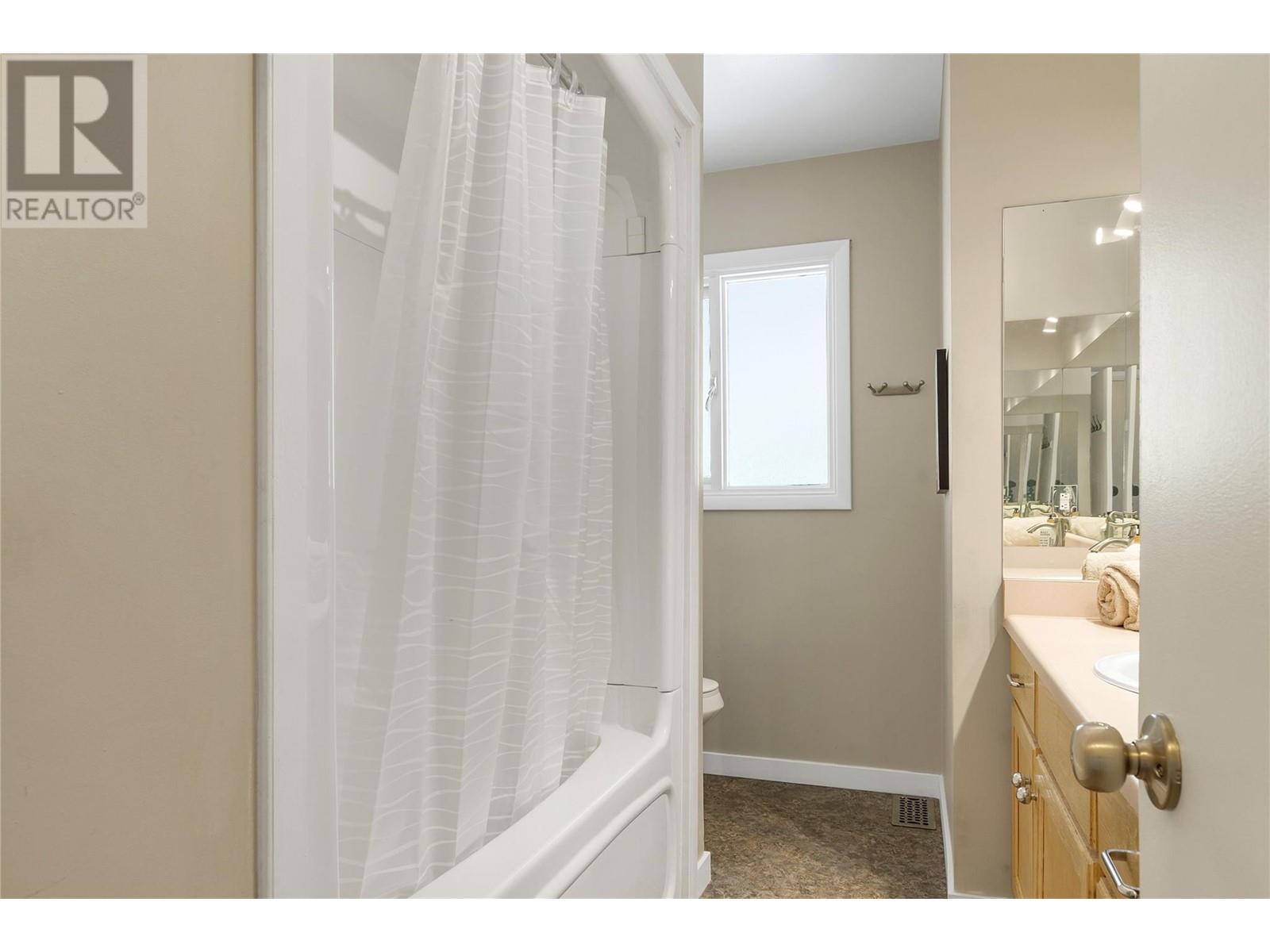 2515 East Vernon Road, Vernon, British Columbia  V1B 3H5 - Photo 52 - 10350605