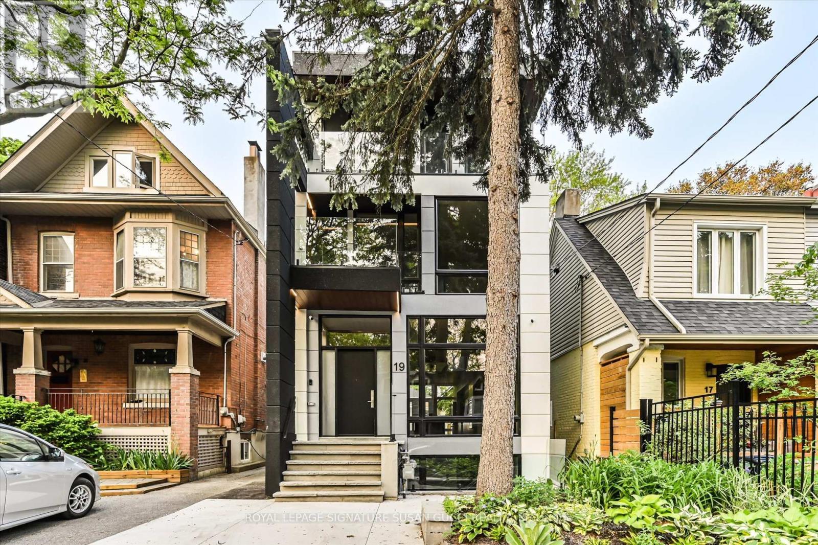 19 DEVON ROAD, Toronto, Ontario