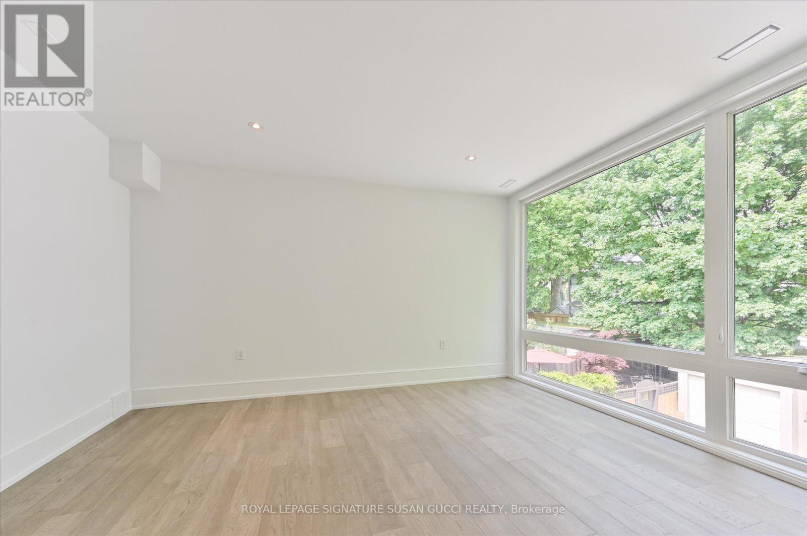 19 Devon Road, Toronto, Ontario  M4E 2J7 - Photo 18 - E12196832