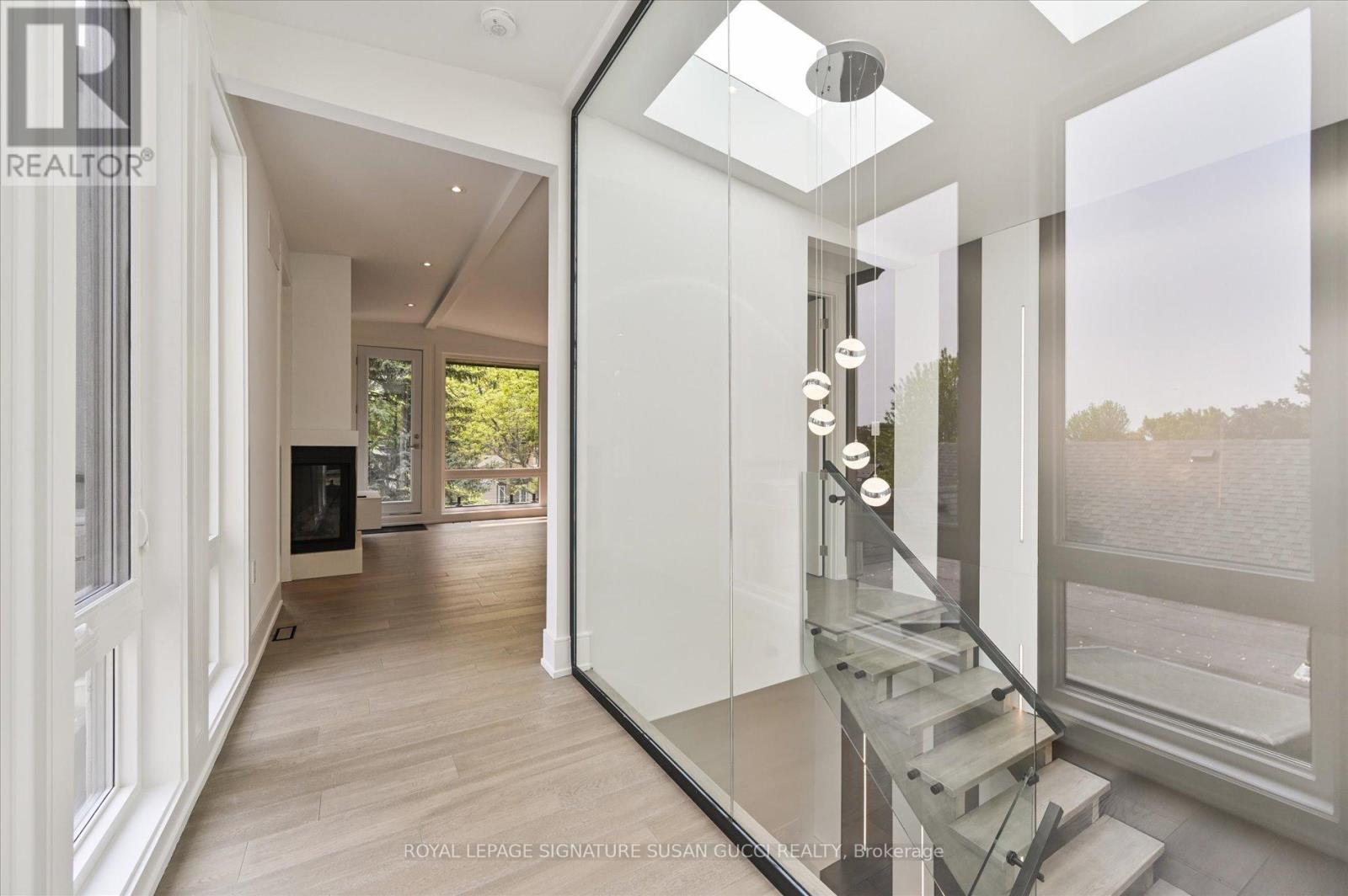 19 Devon Road, Toronto, Ontario  M4E 2J7 - Photo 33 - E12196832