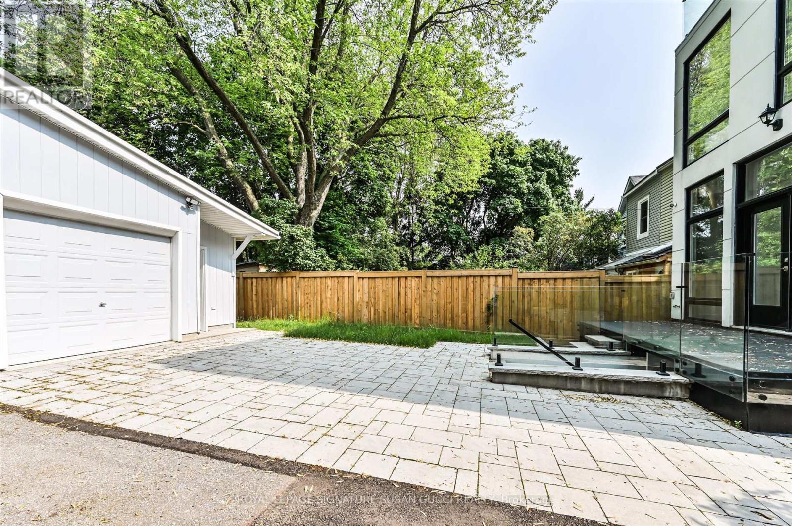 19 Devon Road, Toronto, Ontario  M4E 2J7 - Photo 48 - E12196832