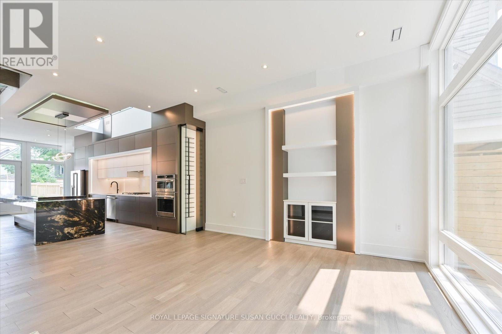 19 Devon Road, Toronto, Ontario  M4E 2J7 - Photo 6 - E12196832