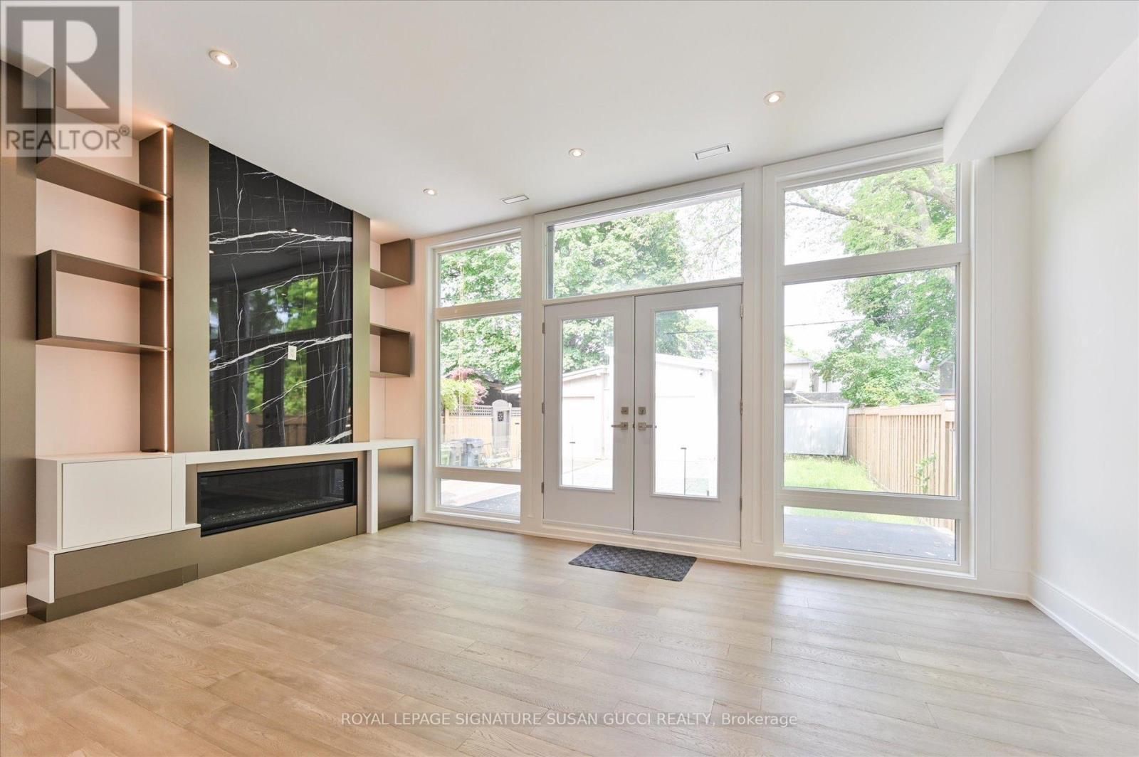 19 Devon Road, Toronto, Ontario  M4E 2J7 - Photo 8 - E12196832