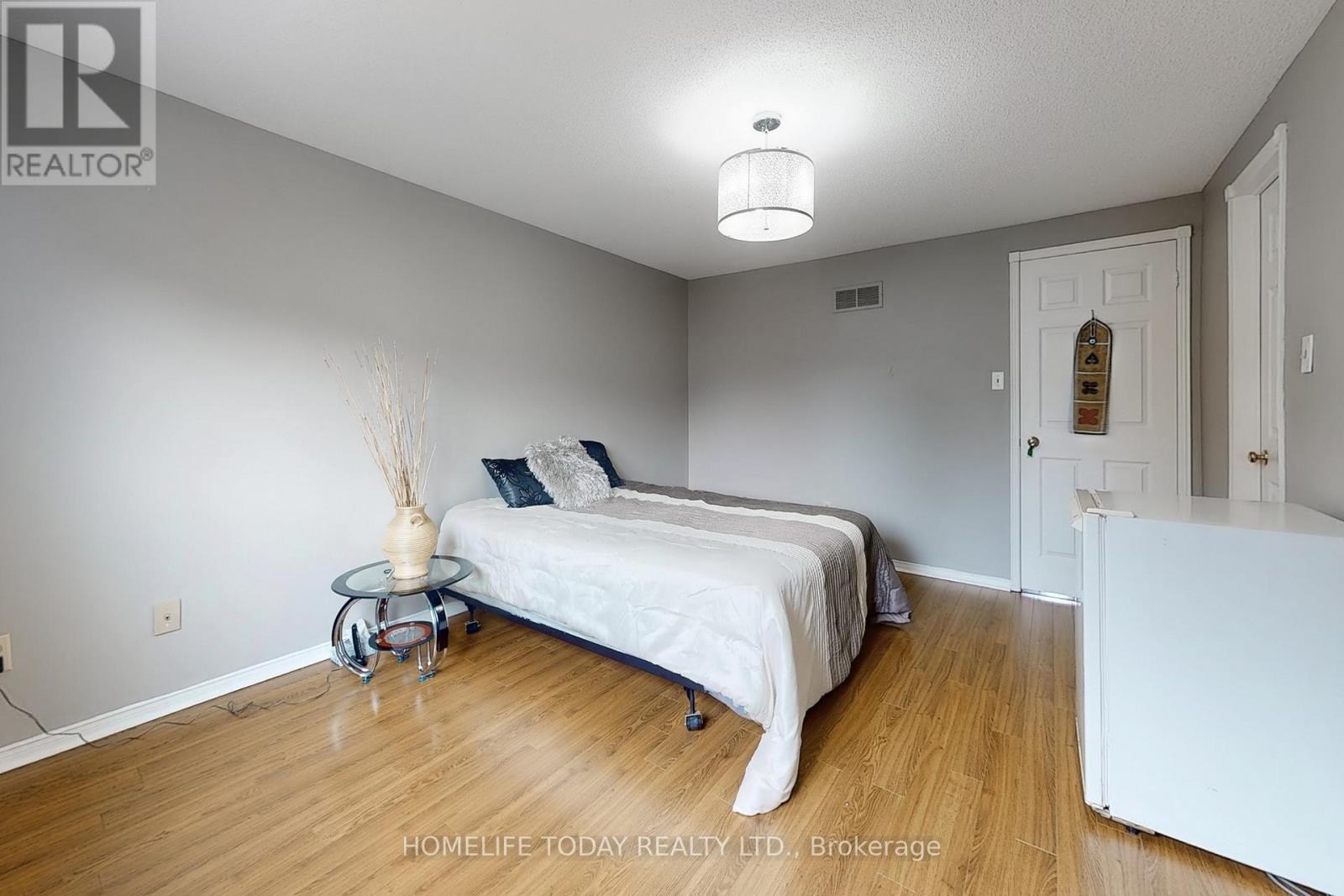 1604 Deerbrook Drive, Pickering, Ontario  L1V 5B7 - Photo 17 - E12196834