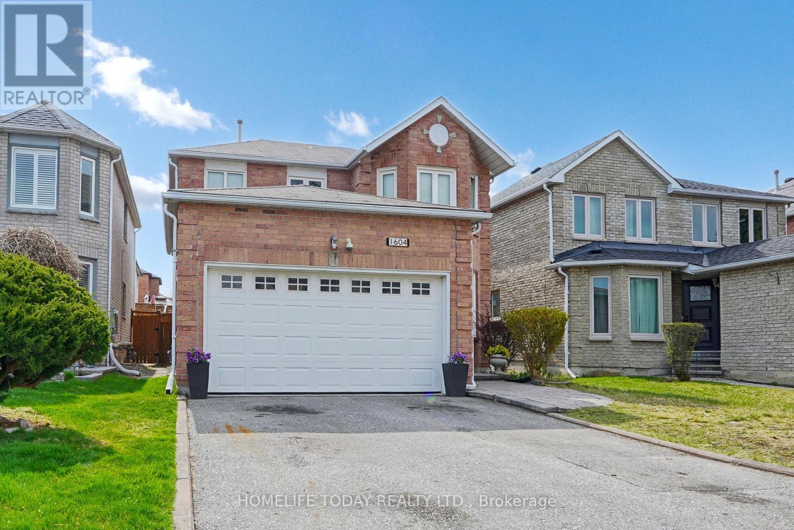 1604 Deerbrook Drive, Pickering (Liverpool), Ontario  L1V 5B7 - Photo 2 - E12196834
