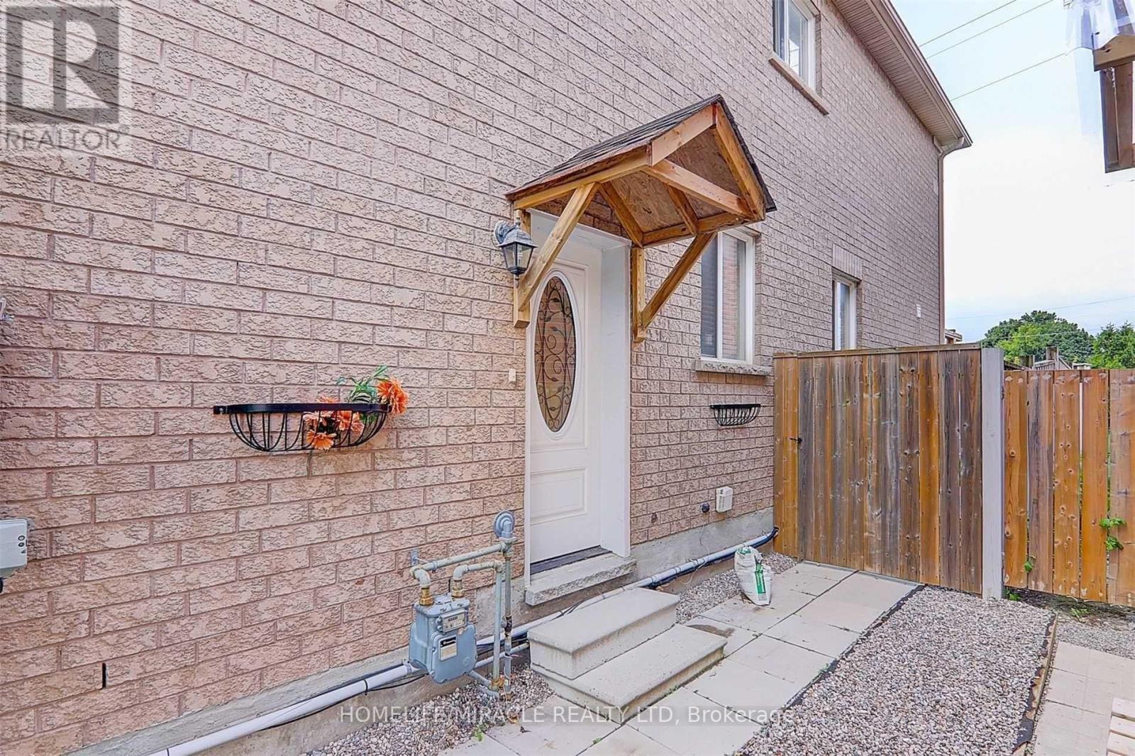 28 Oceanpearl Crescent, Whitby, Ontario  L1N 0C2 - Photo 2 - E12196850