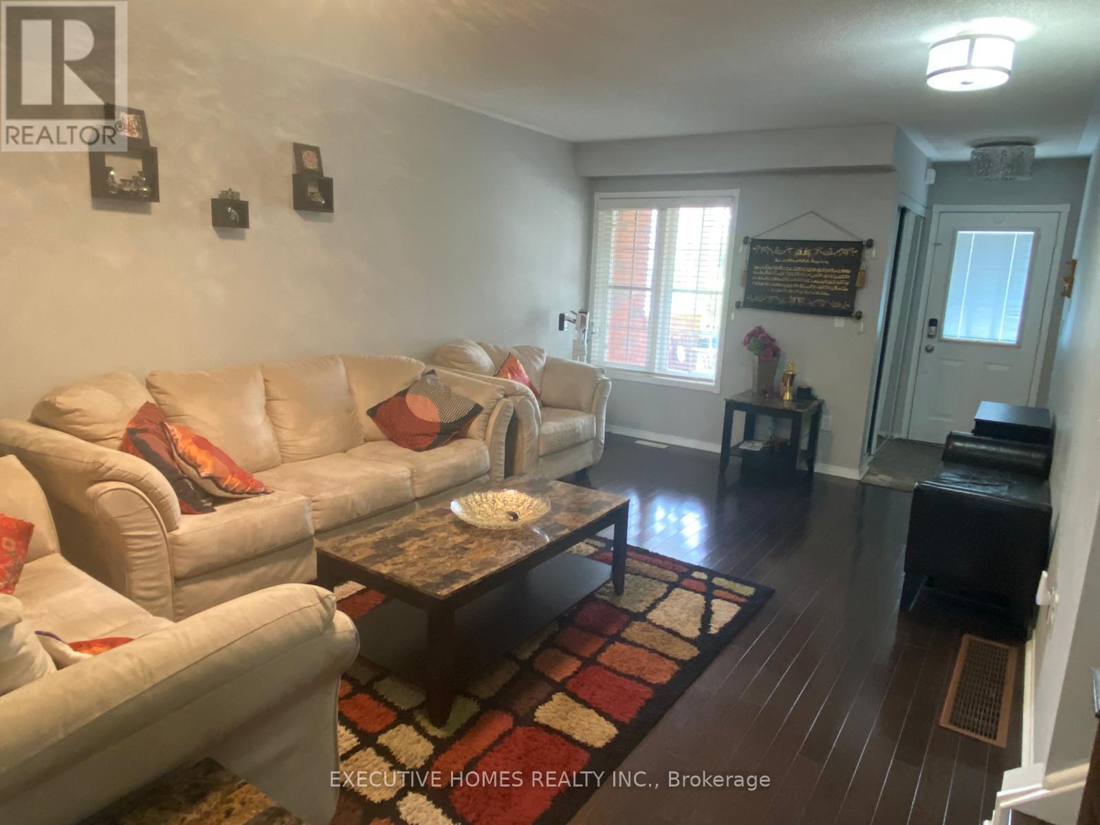 30 Ipswich Place, Whitby, Ontario  L1M 2K1 - Photo 6 - E12196888