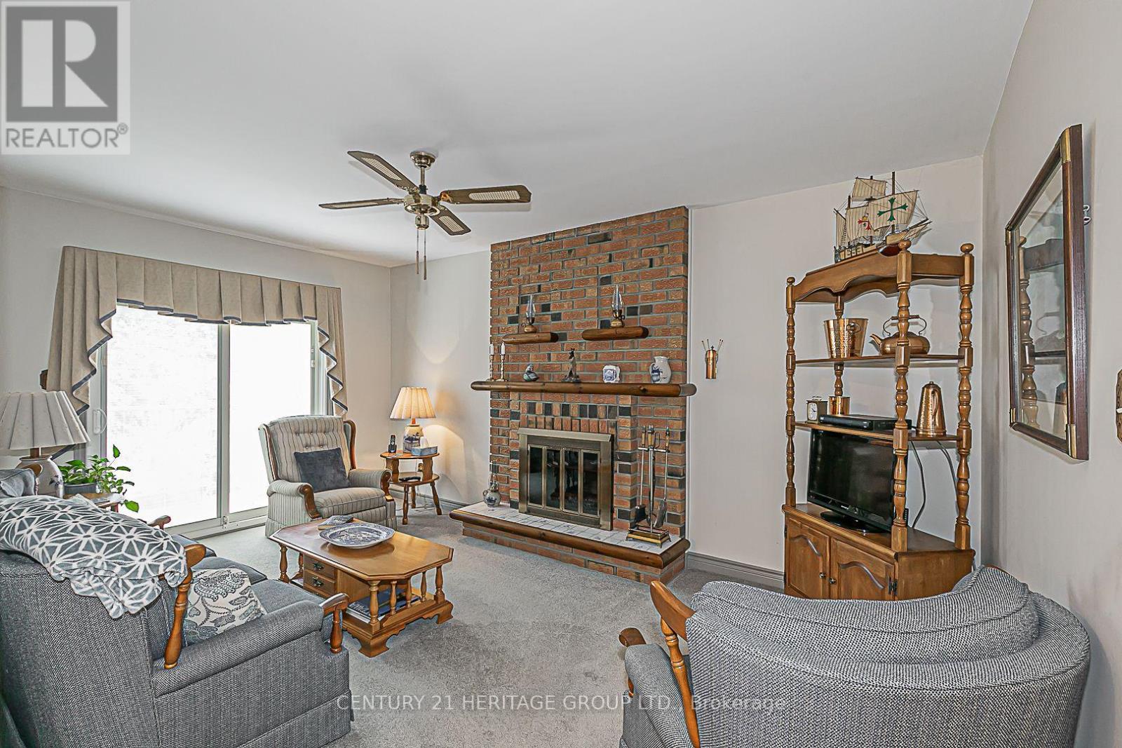 861 Columbia Court, Newmarket, Ontario  L3Y 6L6 - Photo 10 - N12196861