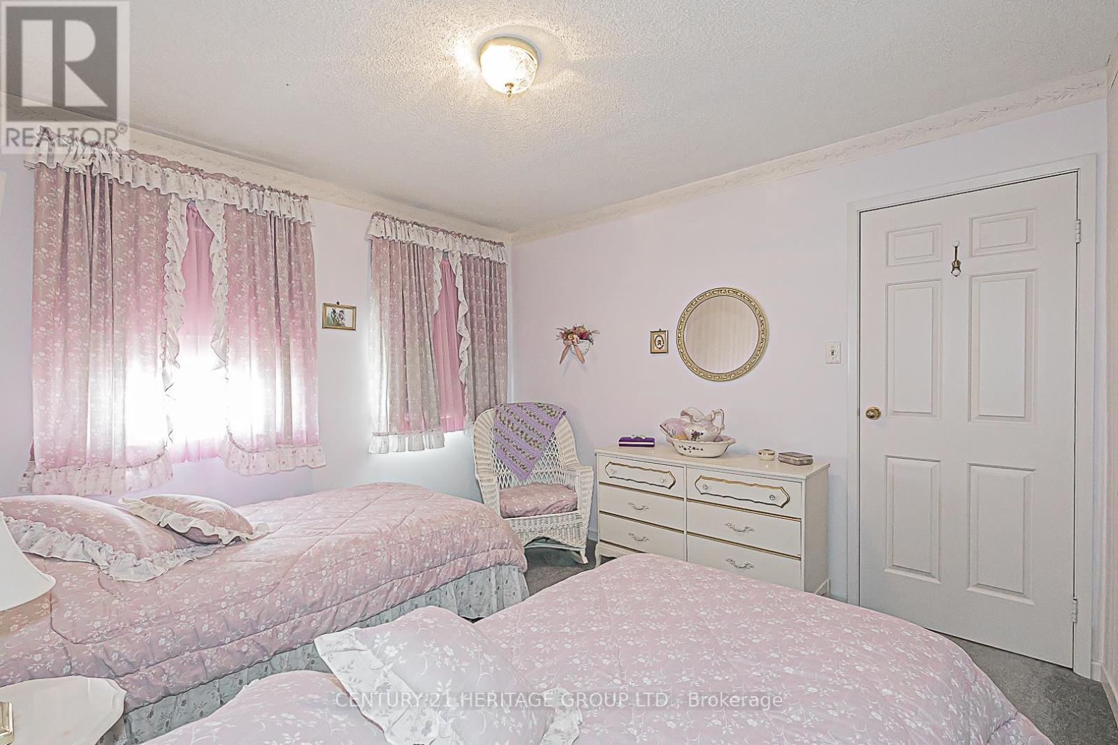 861 Columbia Court, Newmarket, Ontario  L3Y 6L6 - Photo 19 - N12196861