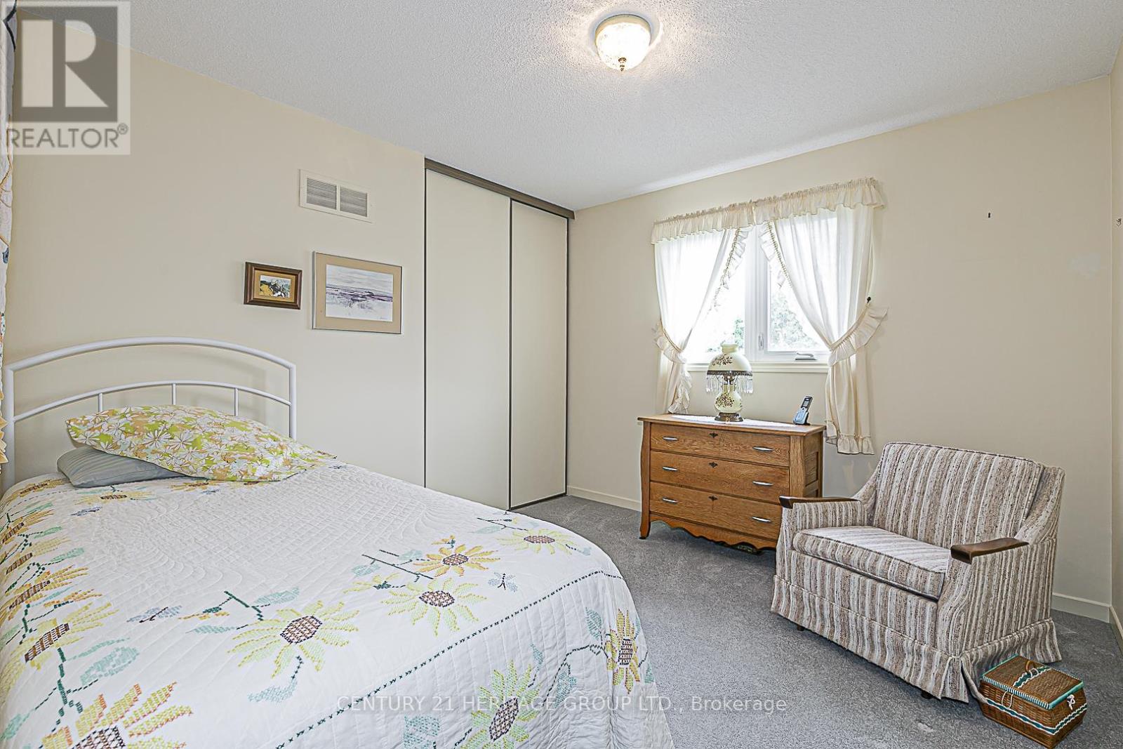 861 Columbia Court, Newmarket, Ontario  L3Y 6L6 - Photo 21 - N12196861