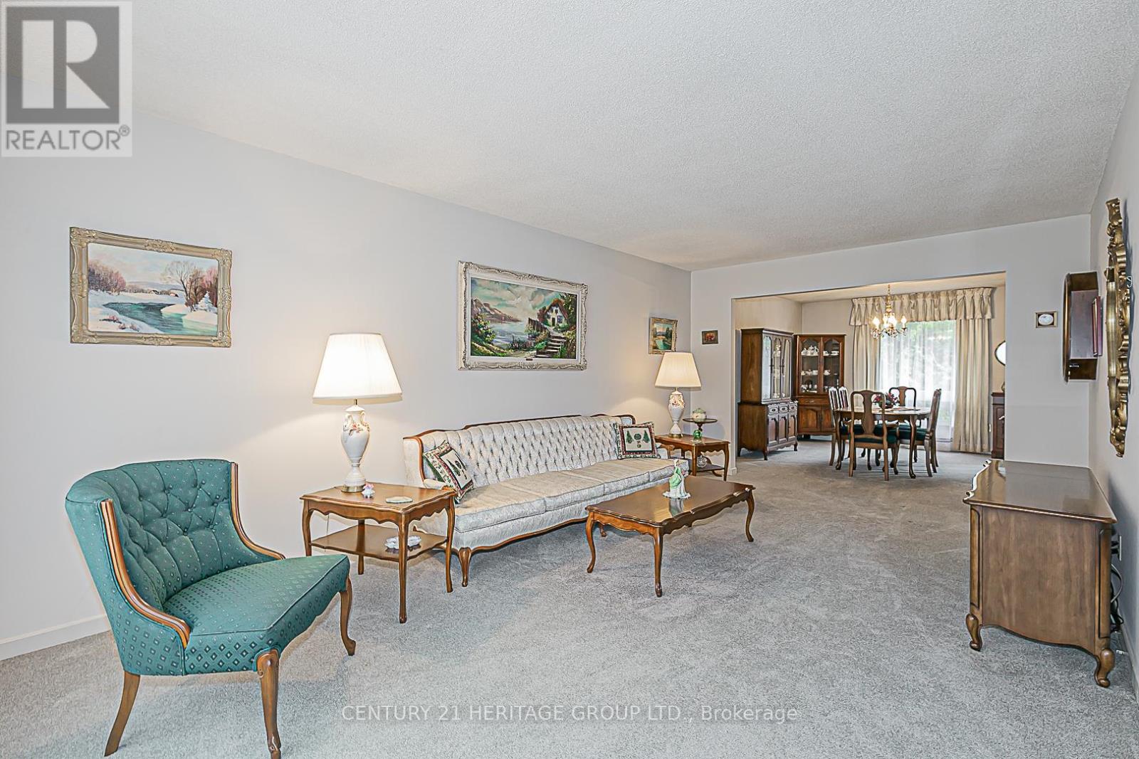 861 Columbia Court, Newmarket, Ontario  L3Y 6L6 - Photo 6 - N12196861