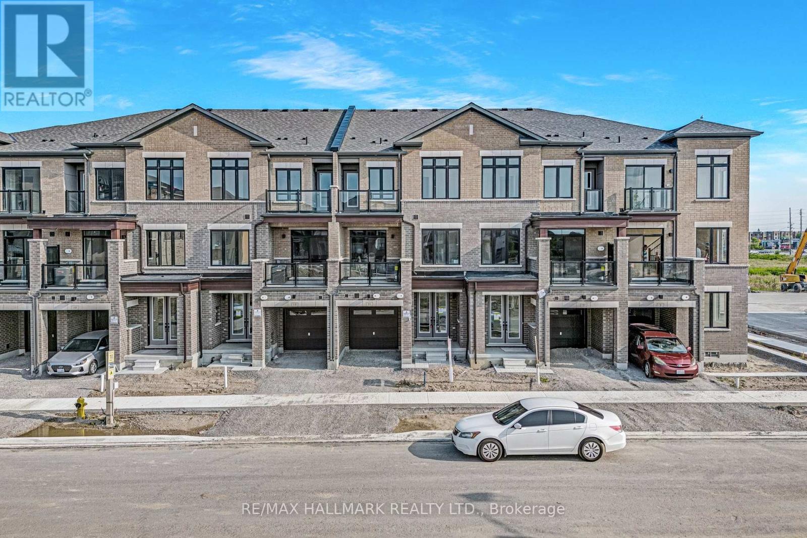 11 TENNANT CIRCLE, Vaughan, Ontario