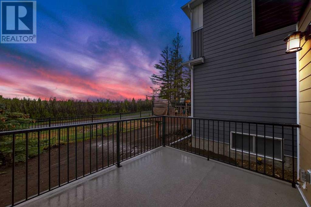 Property at 60 Aspen Woods Park SW image 2