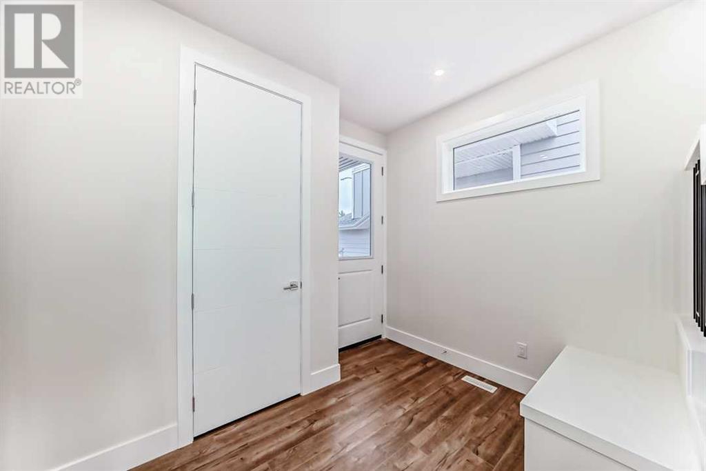 Property at 60 Aspen Woods Park SW image 5