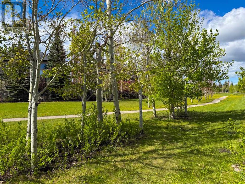 Property at 60 Aspen Woods Park SW image 4