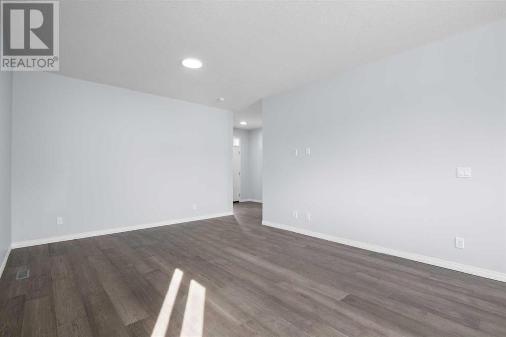 Property at 7 Wolf Hollow Street SE image 5