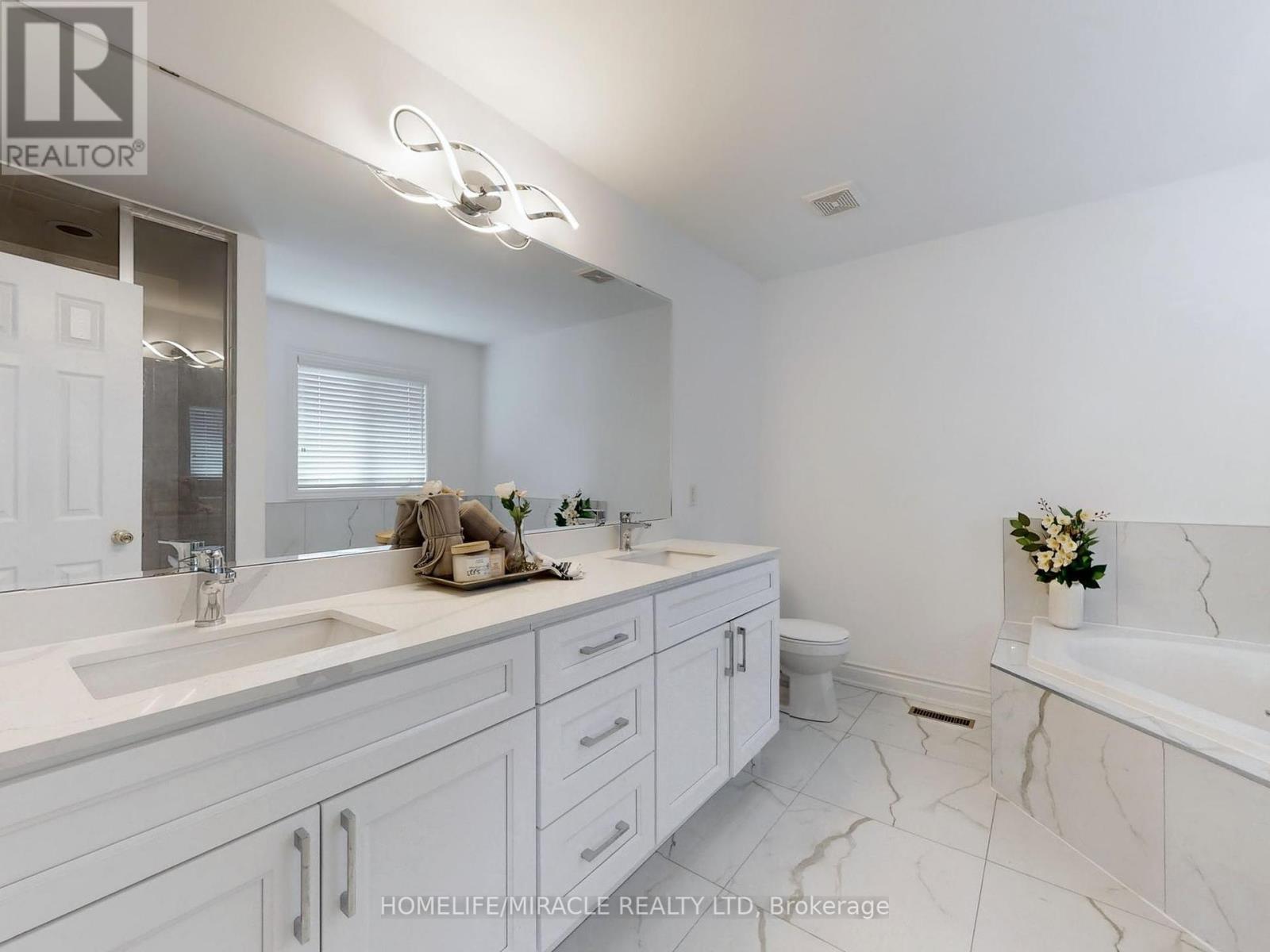 63 Sleightholme Crescent, Brampton, Ontario  L6P 3E7 - Photo 17 - W12164110