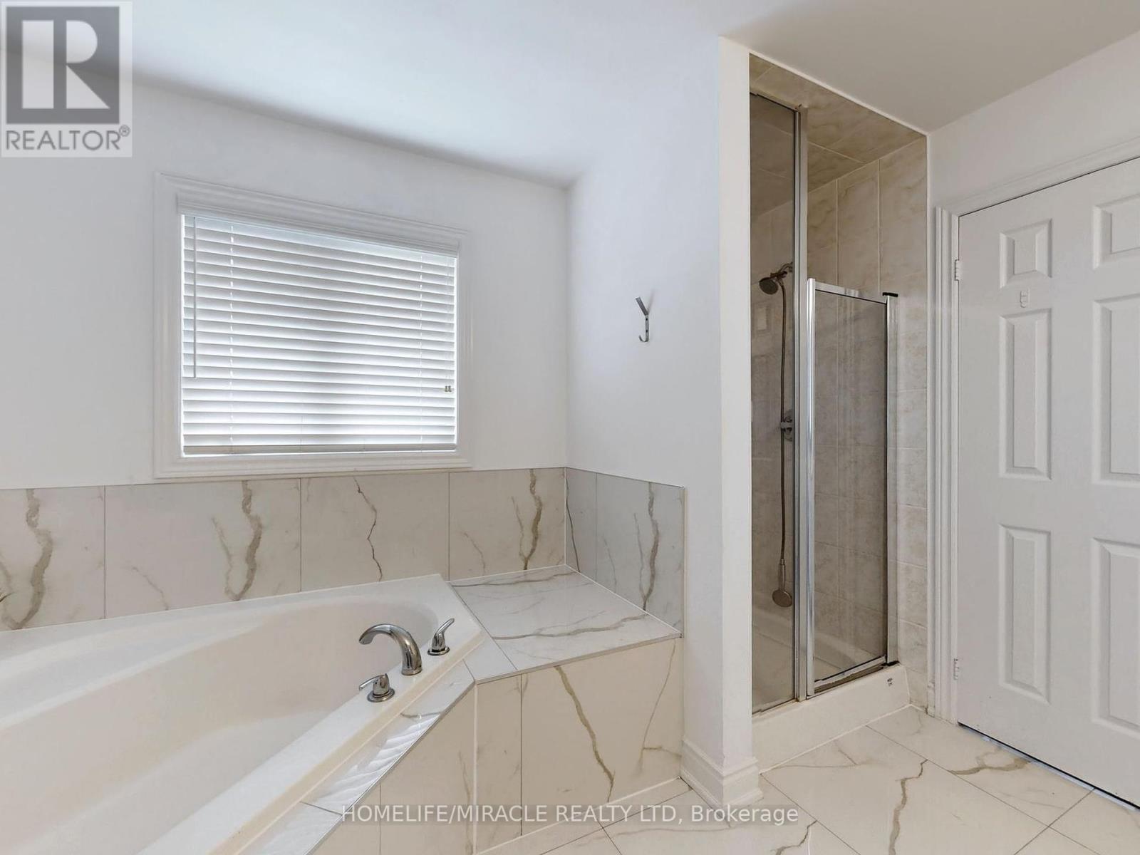 63 Sleightholme Crescent, Brampton, Ontario  L6P 3E7 - Photo 18 - W12164110
